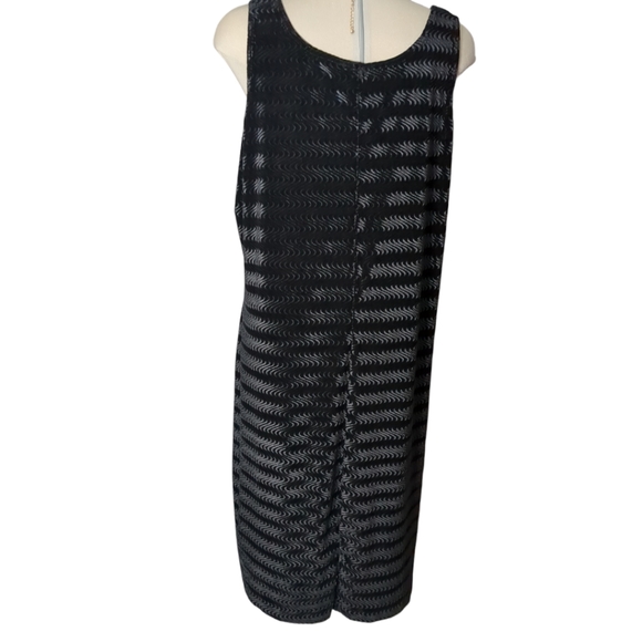 Black textured Suede sleeveless midi dress Size 16 - Picture 2 of 6